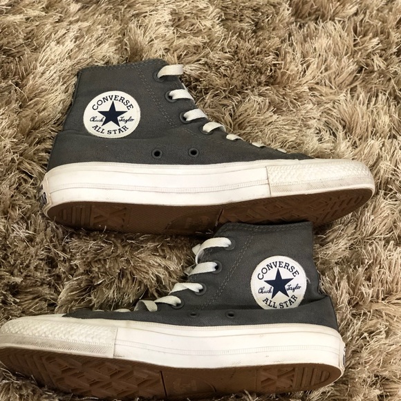 Converse Chuck Taylor unisex high top. - Picture 2 of 5